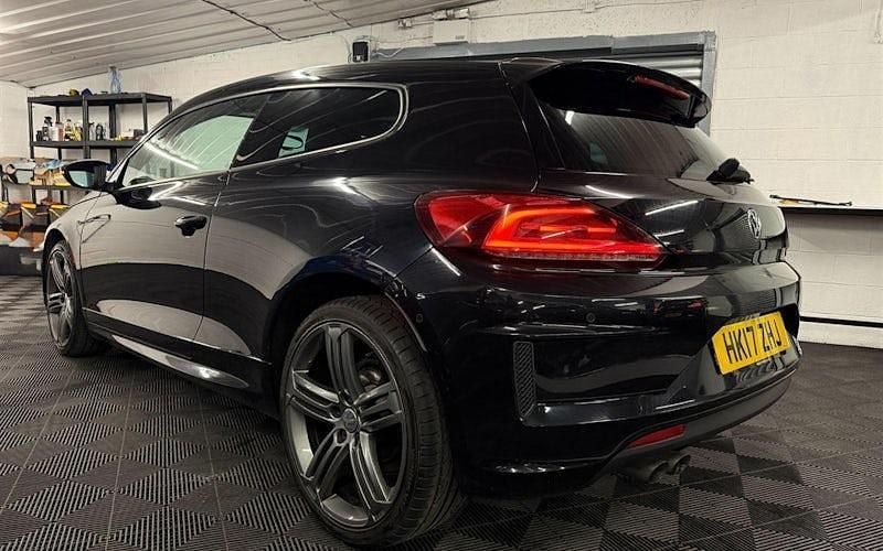 Usado VW Scirocco R-line 150 HP (110 kW) 2017 Preto Coupé