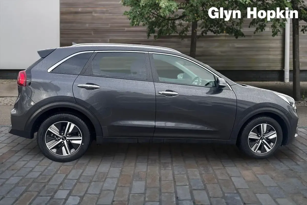 Używany Kia Niro 141 KM (103 kW) 2020 Szary SUV
