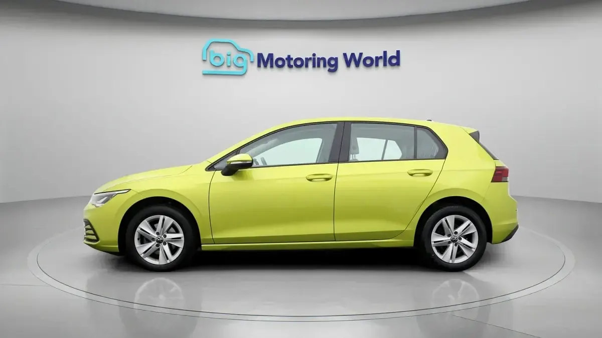 Used VW Golf VIII S 115 HP (84 kW) 2022 Yellow Hatchback