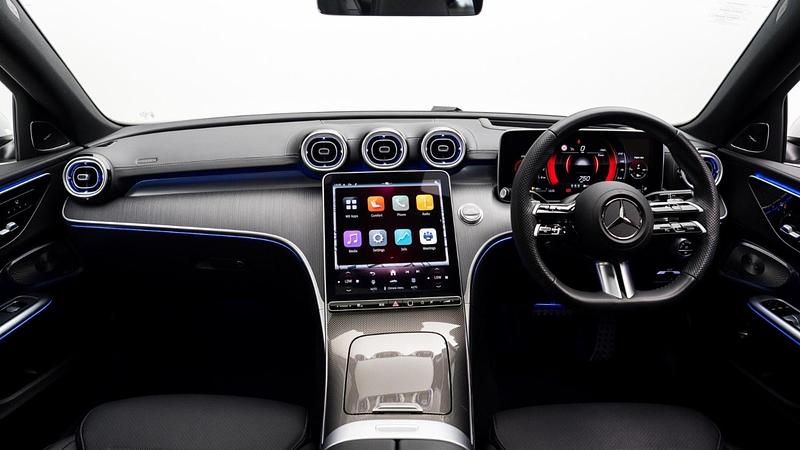 Used Mercedes C220 AMG Line Premium Plus 200 HP (147 kW) 2025 White Sedan