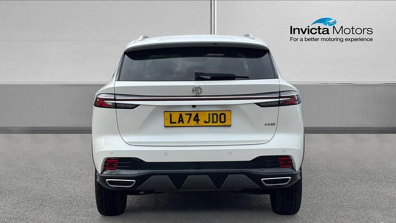 Used MG HS Trophy 169 HP (124 kW) 2024 White SUV