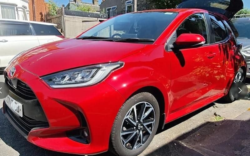 Used 2025 Toyota Yaris Hybrid Design Hatchback | £15,199 (Super price) - Image 1/1