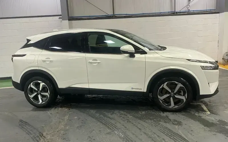 Used Nissan Qashqai N-Connecta 190 HP (139 kW) 2023 White SUV