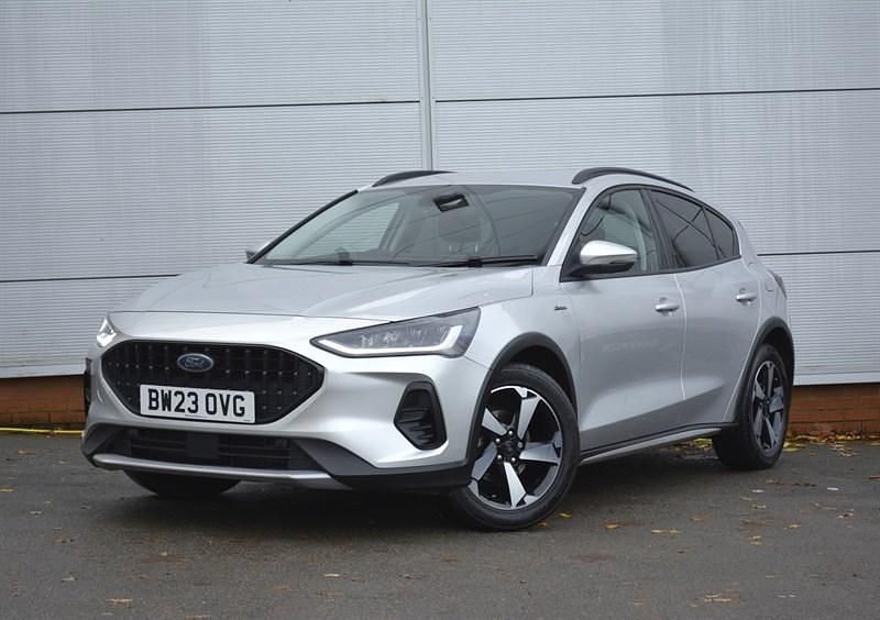 Used Ford Focus Active 125 HP (91 kW) 2023 Silver Hatchback