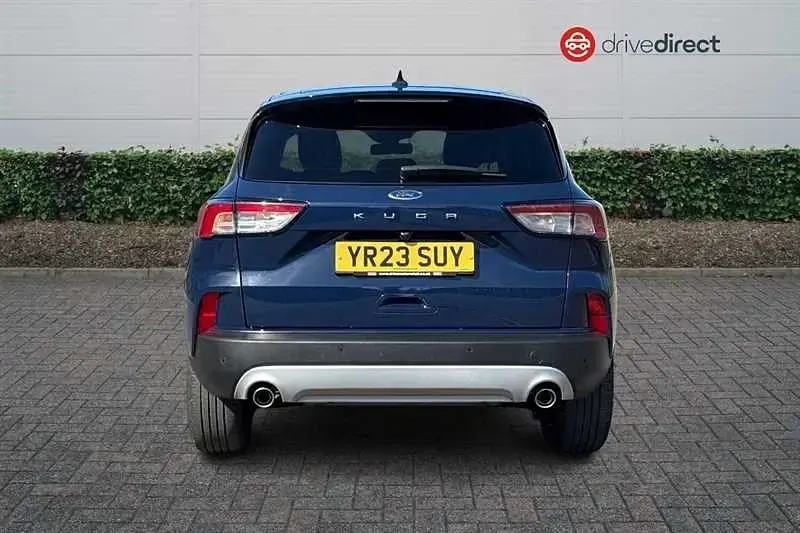 Usado Ford Kuga Titanium 150 HP (110 kW) 2023 Azul SUV