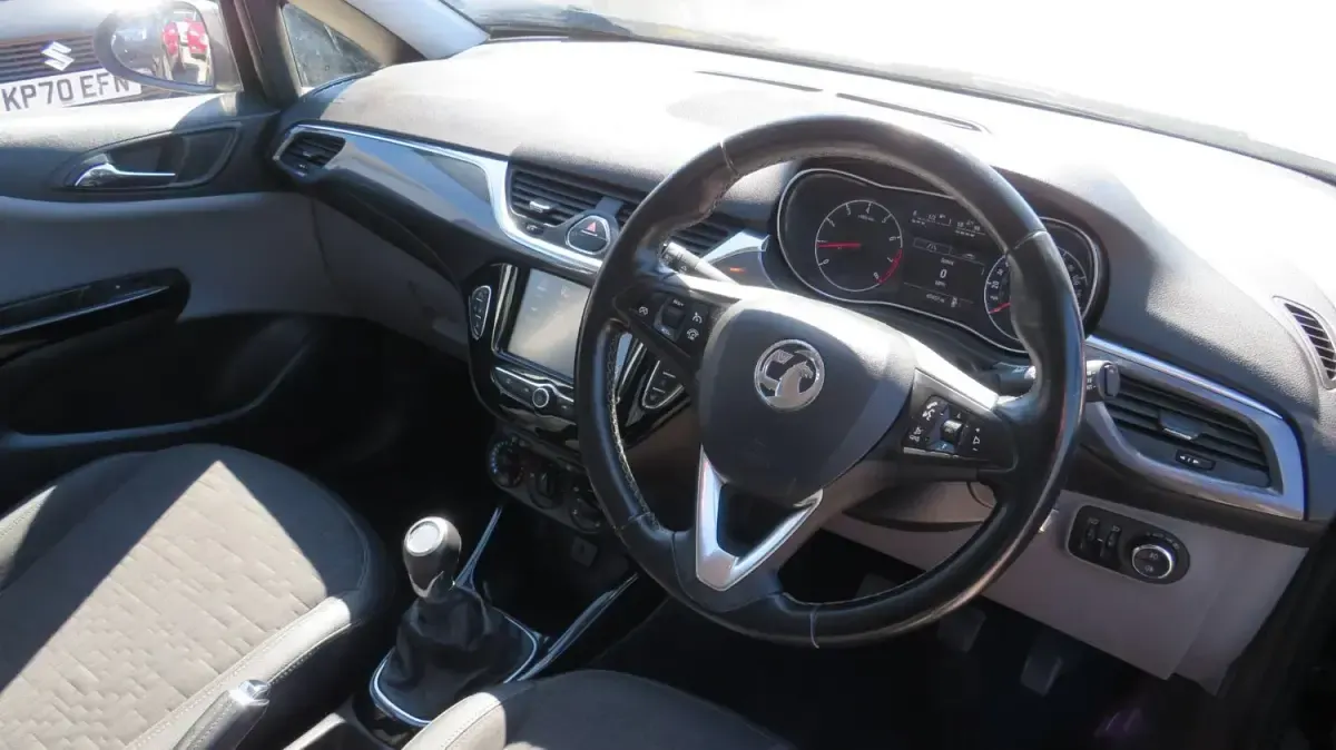 Begagnad Vauxhall Corsa 2018 Svart Halvkombi