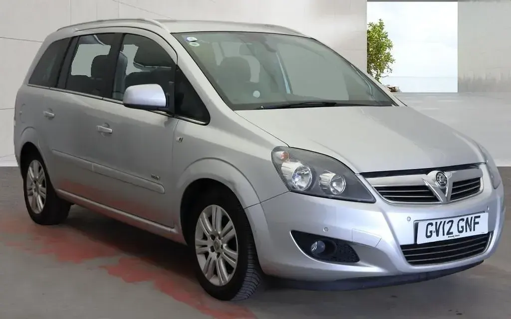 Used Vauxhall Zafira Design Edition 115 HP (84 kW) 2012 Silver MPV