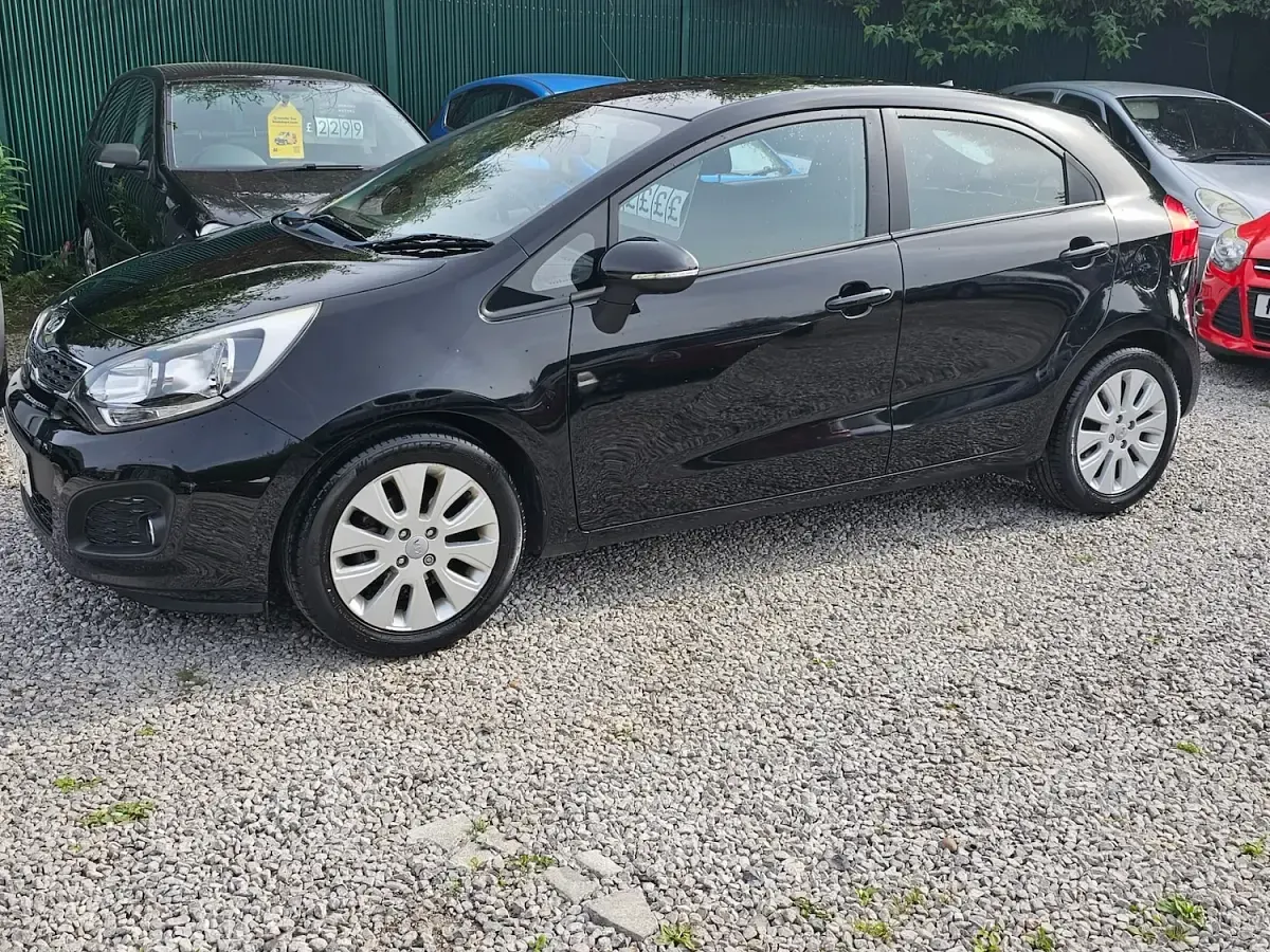 Used Kia Rio 85 HP (62 kW) 2014 Black Hatchback
