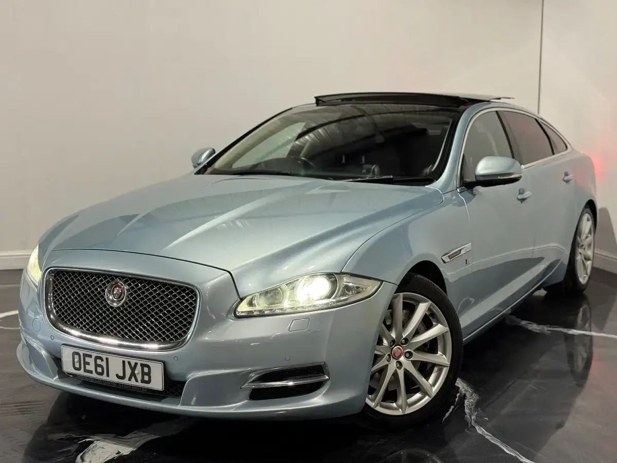 Used Jaguar XJ Portfolio 275 HP (202 kW) 2012 Blue Sedan