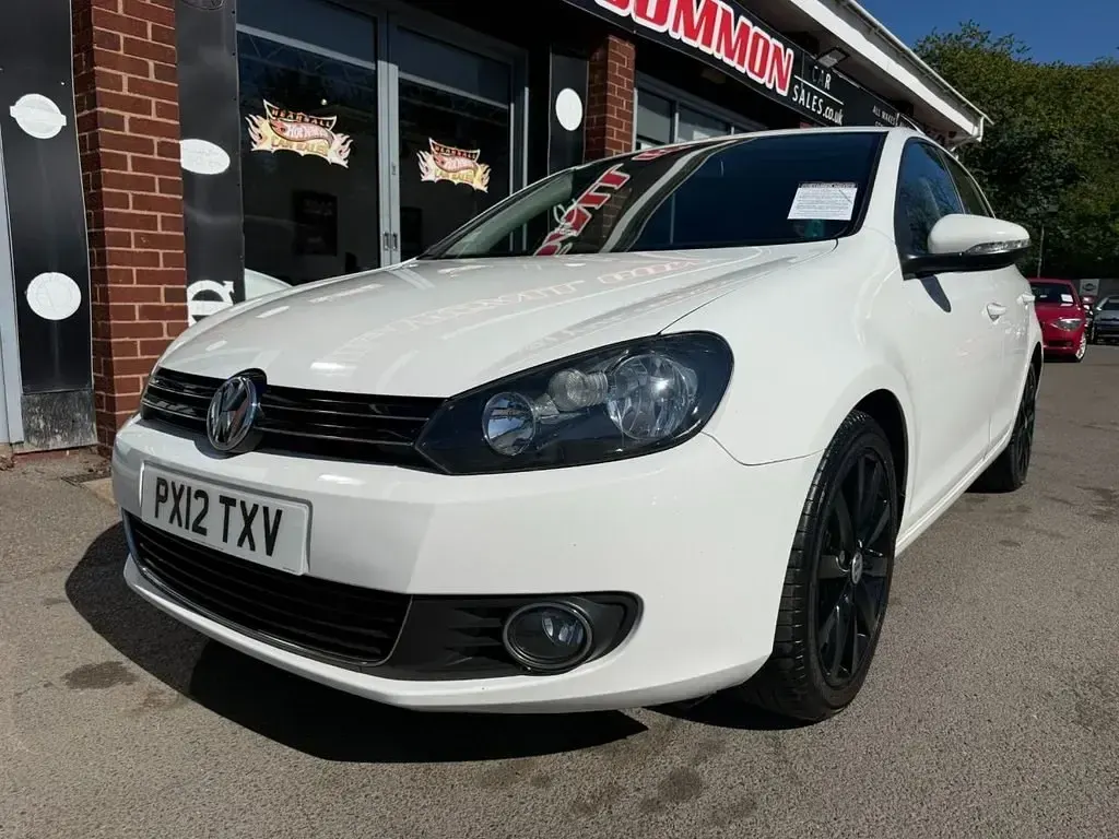 Begagnad VW Golf VII GT 140 HK (102 kW) 2012 Vit Halvkombi