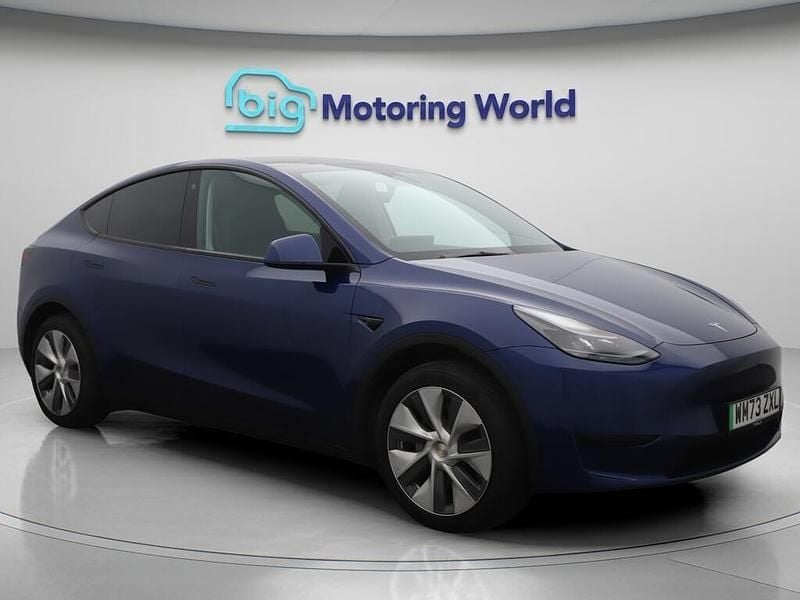 Blue Used 2024 Tesla Model Y RWD SUV | £26,400 (Fair price) - Image 1/4