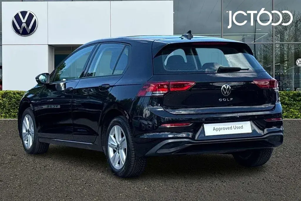 Używany VW Golf VII Life 2021 Czarny Hatchback