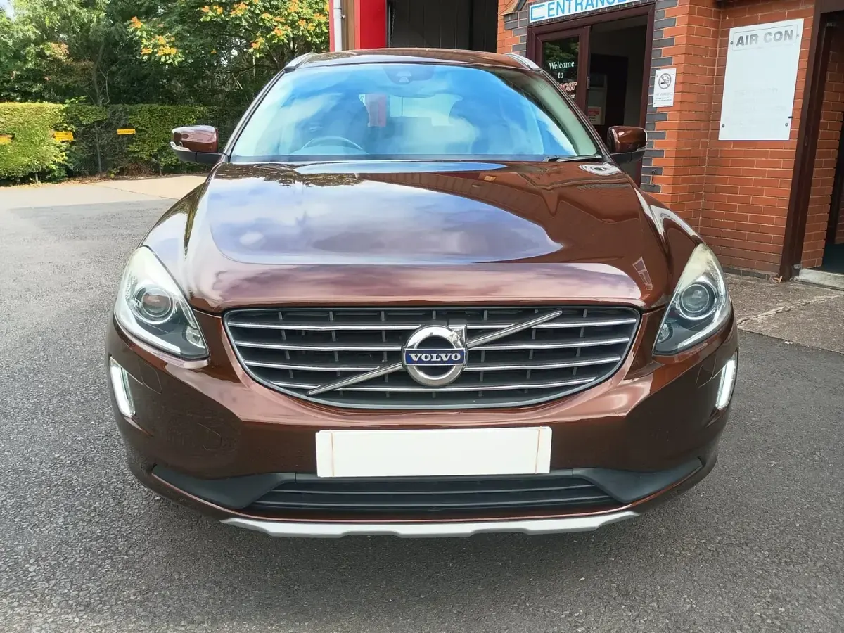 Used Volvo XC60 SE Lux 190 HP (139 kW) 2016 Bronze SUV