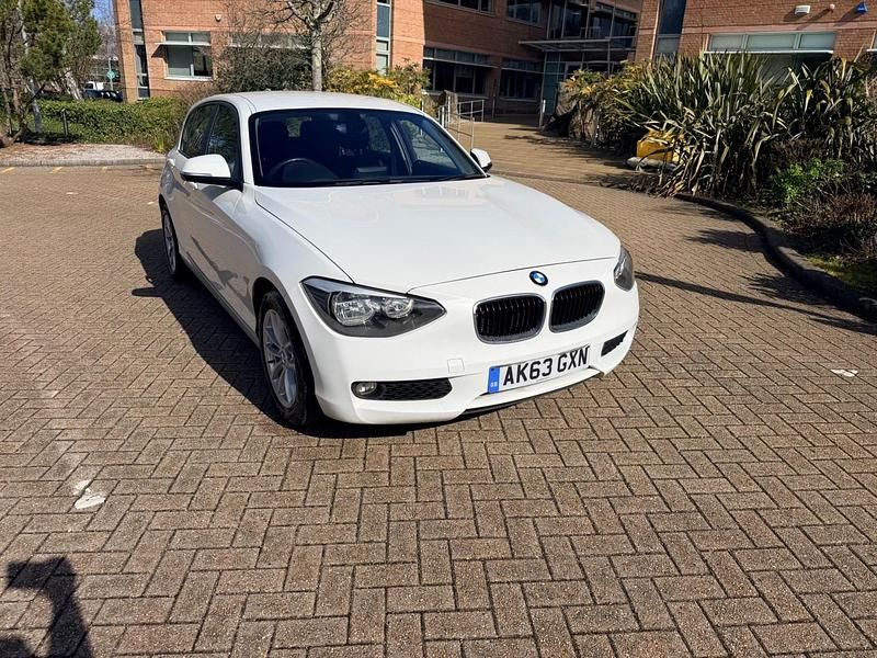 Used BMW 118 Comfort Edition 143 HP (105 kW) 2013 White Hatchback