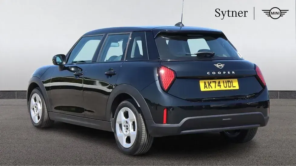 Used Mini Cooper Hatch 154 HP (113 kW) 2024 Black Hatchback