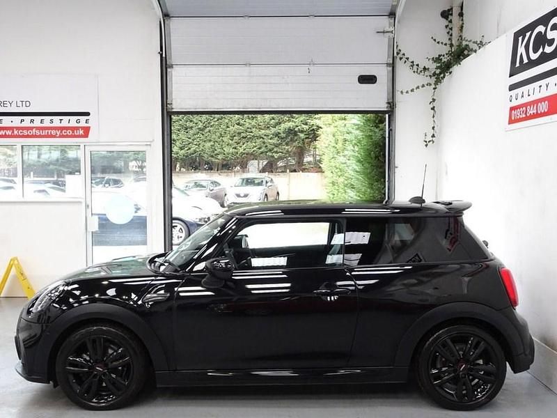 Used Mini Cooper Hatch 136 HP (100 kW) 2021 Black Hatchback