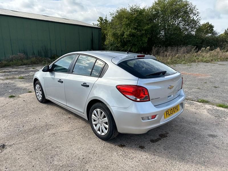 Used Chevrolet Cruze LS 2013 Silver Hatchback