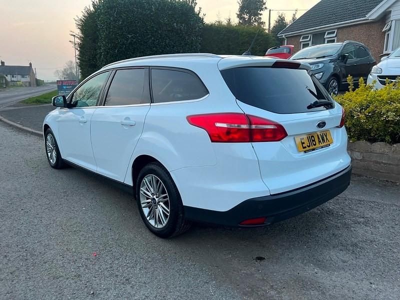 Used Ford Focus Zetec 120 HP (88 kW) 2018 White Estate