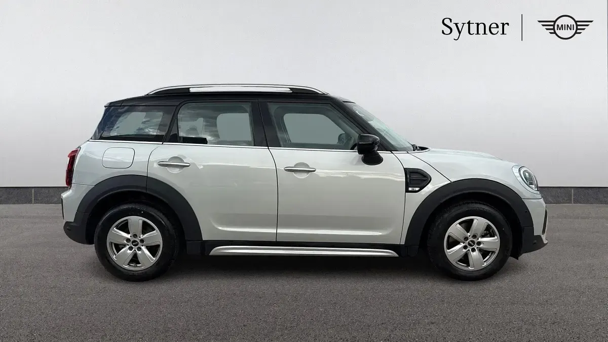 Usado Mini Cooper D Countryman Classic 148 CV (108 kW) 2021 Plateado SUV