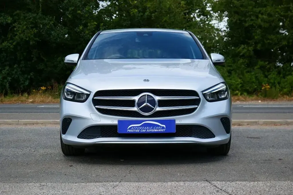 Used Mercedes B180 Executive 136 HP (100 kW) 2020 Silver Hatchback