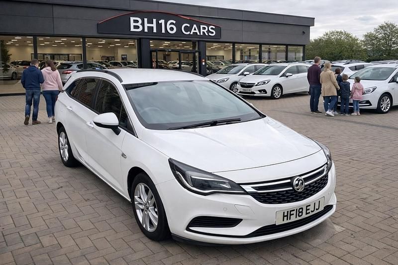 Begagnad Vauxhall Astra 2018 Vit Kombi