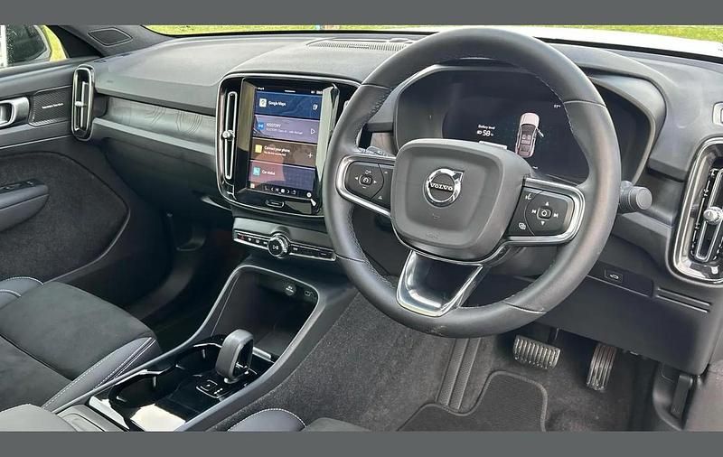 Used Volvo C40 Ultimate 169 kW (231 HP) 2022 White SUV