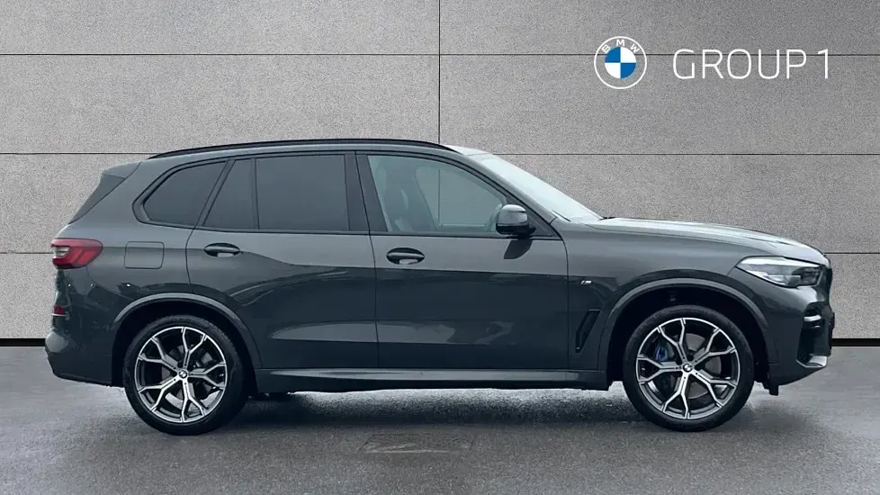 Begagnad BMW X5 M Sport 282 HK (207 kW) 2023 Grå SUV
