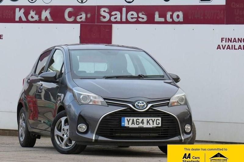 Used Toyota Yaris Hybrid 2015