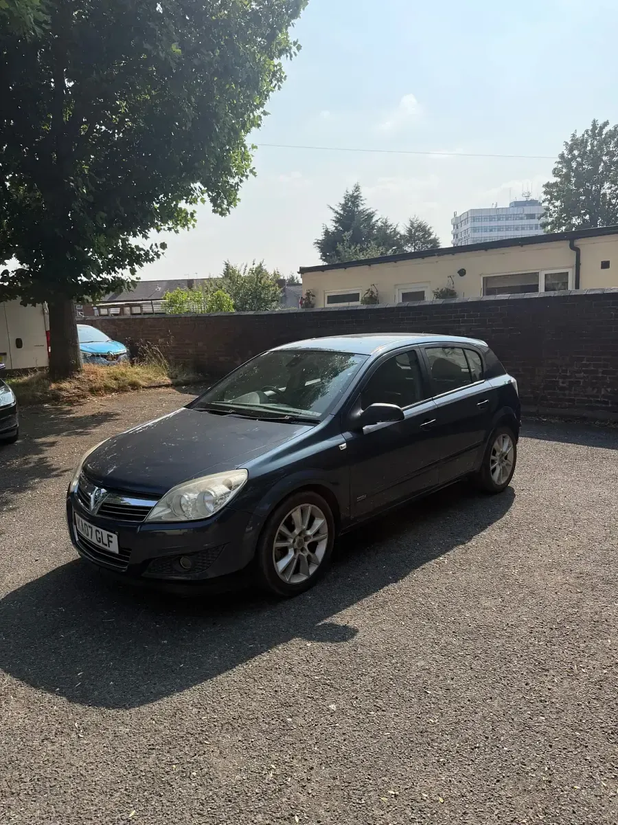 Used Vauxhall Astra Design Edition 2007 Blue Hatchback