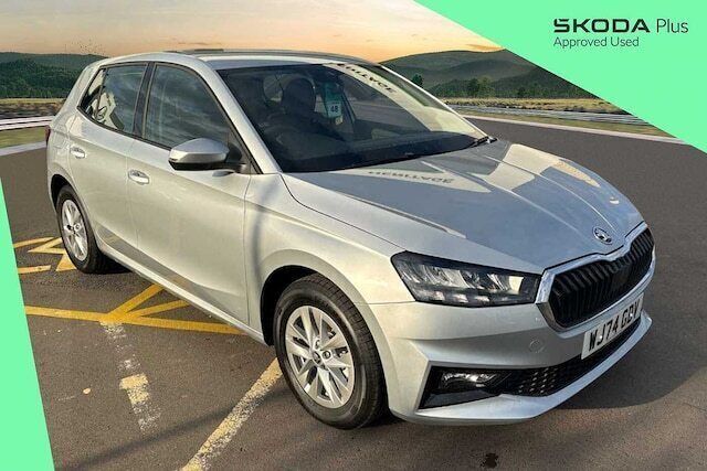 Brilliant silver metallic New 2024 Skoda Fabia Comfort Hatchback | £17,250 (Fair price) - Image 1/4