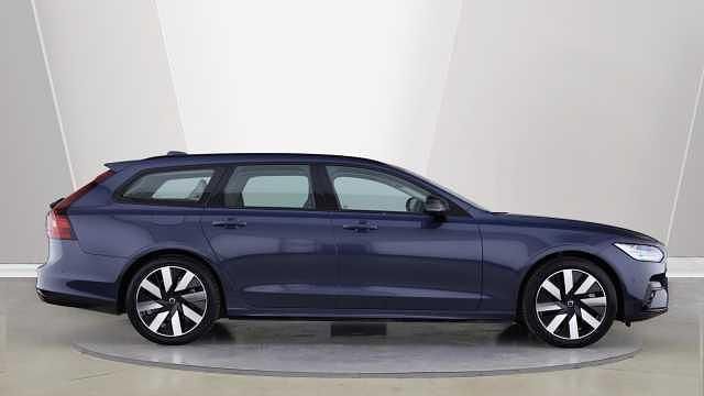 Used Volvo V90 Plus 350 HP (257 kW) 2025 Estate