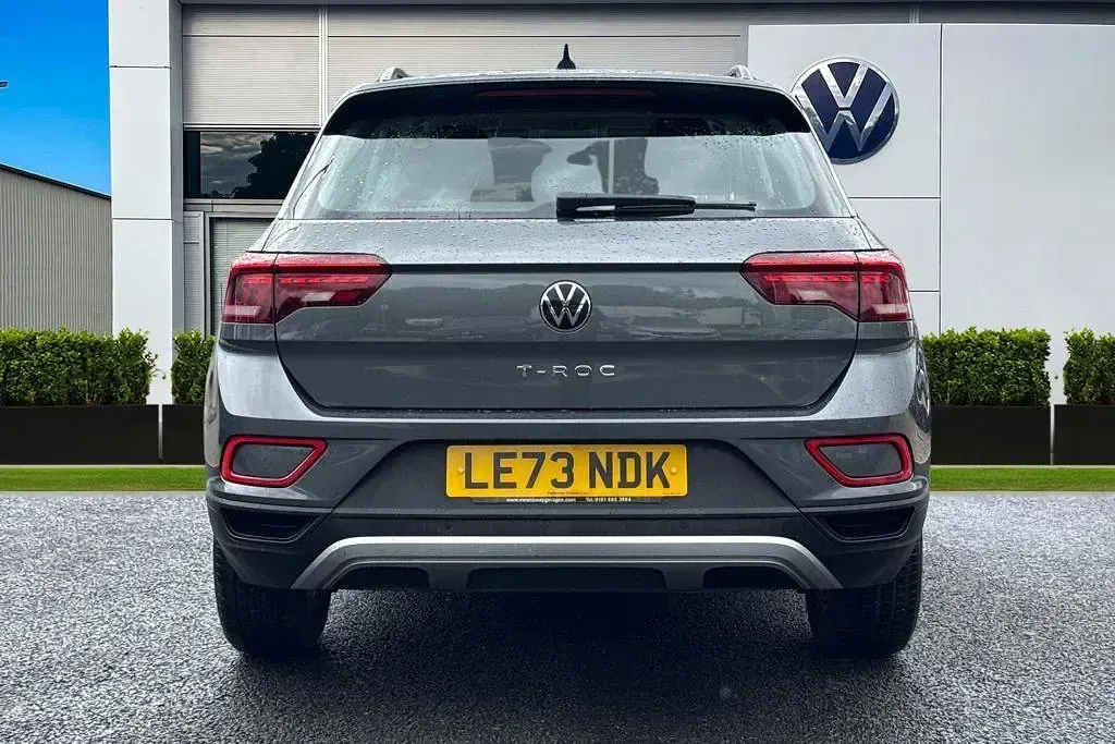 Used VW T-Roc Life 150 HP (110 kW) 2024 Grey SUV