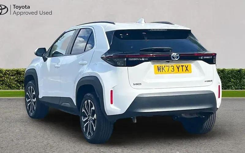 Used Toyota Yaris Hybrid Design 116 HP (85 kW) 2026 Estate