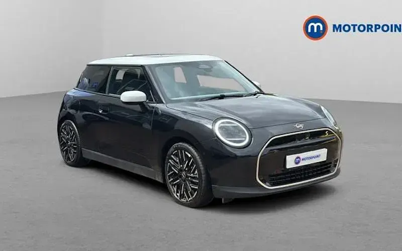 Begagnad Mini Cooper Exclusive 160 kW (218 HK) 2026 Halvkombi