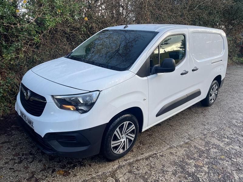 Używany Vauxhall Combo Edition 100 KM (73 kW) 2020 Biały Van