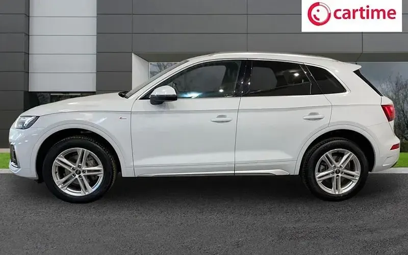 Used Audi Q5 S-Line 268 HP (197 kW) 2024 White SUV