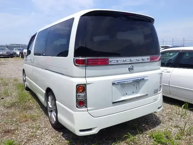 Used Nissan Elgrand 2007 White