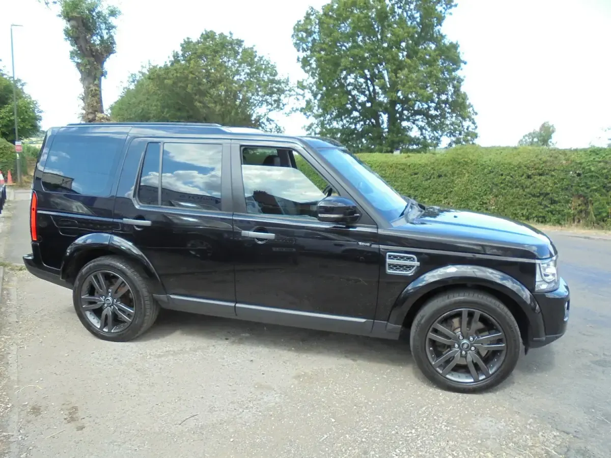 Used Land Rover Discovery SE 2015 Black SUV