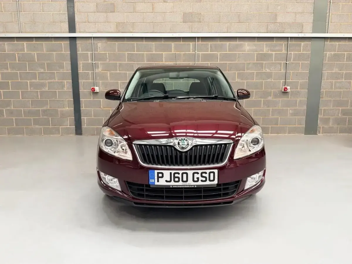 Used Skoda Fabia Elegance 105 HP (77 kW) 2010 Maroon Hatchback