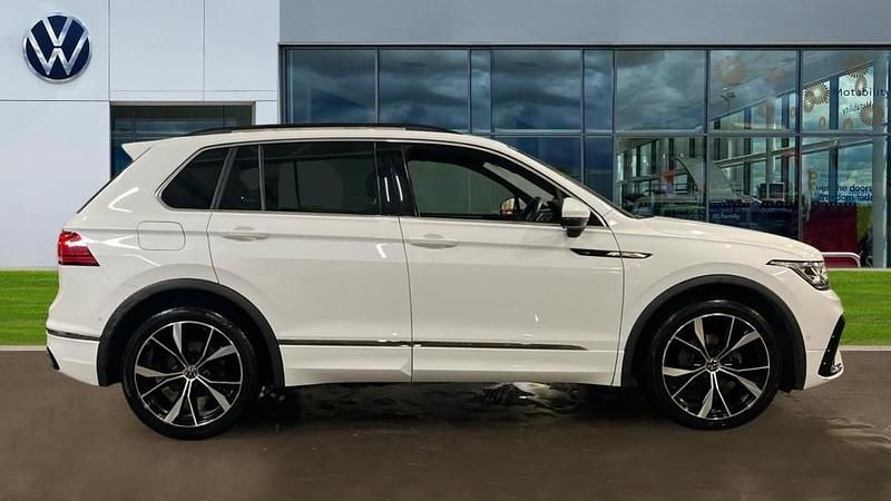 Used VW Tiguan R-line 150 HP (110 kW) 2023 Pure white SUV