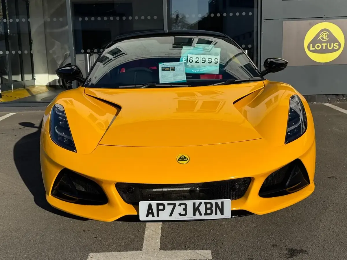 Used Lotus Emira 404 HP (297 kW) 2024 Yellow Coupe