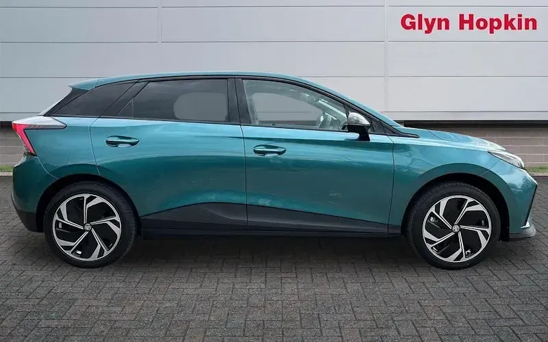 New MG MG4 EV 319 kW (435 HP) 2026 Green Hatchback