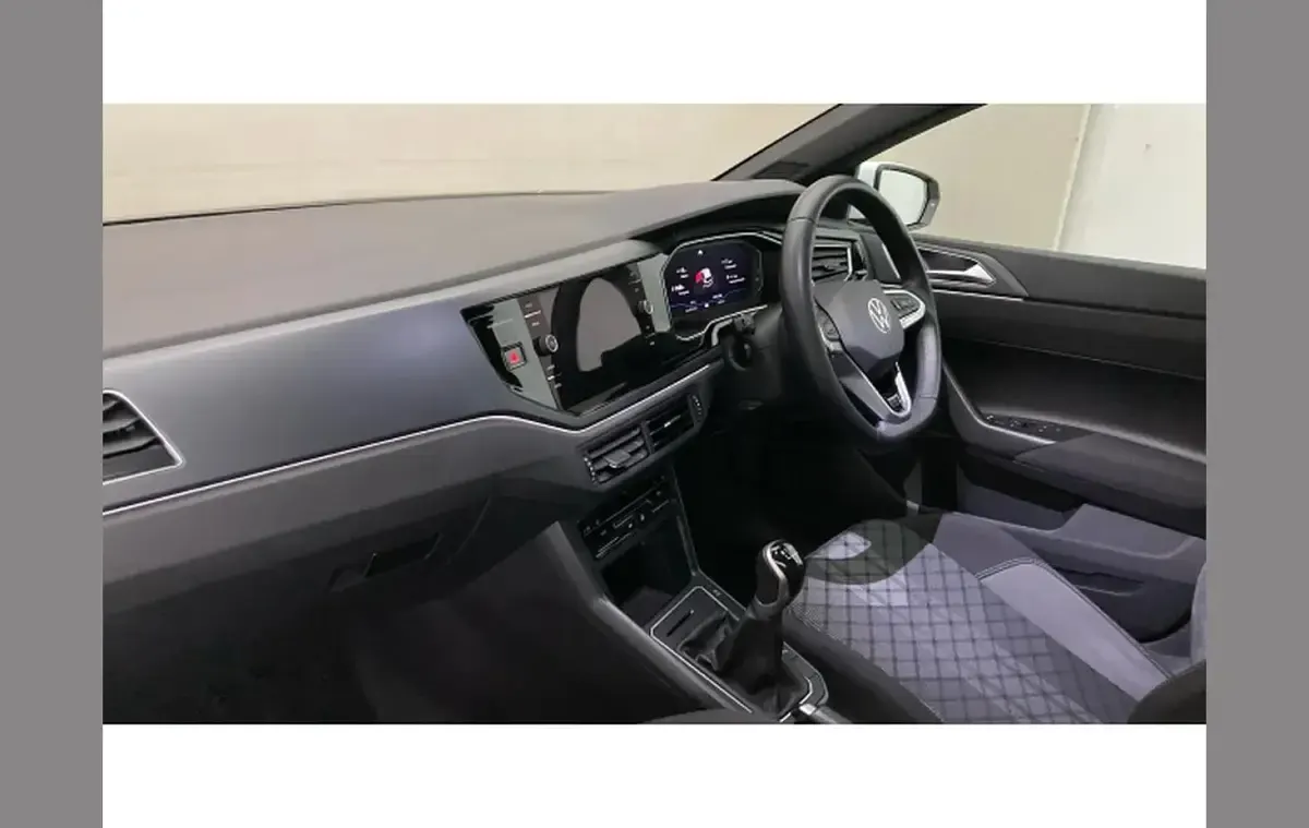 Used VW Polo R-line 95 HP (69 kW) 2023 White Hatchback