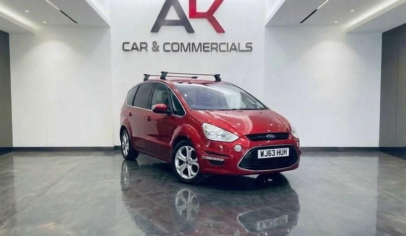 Used Ford S-MAX Titanium 115 HP (84 kW) 2013 Red MPV