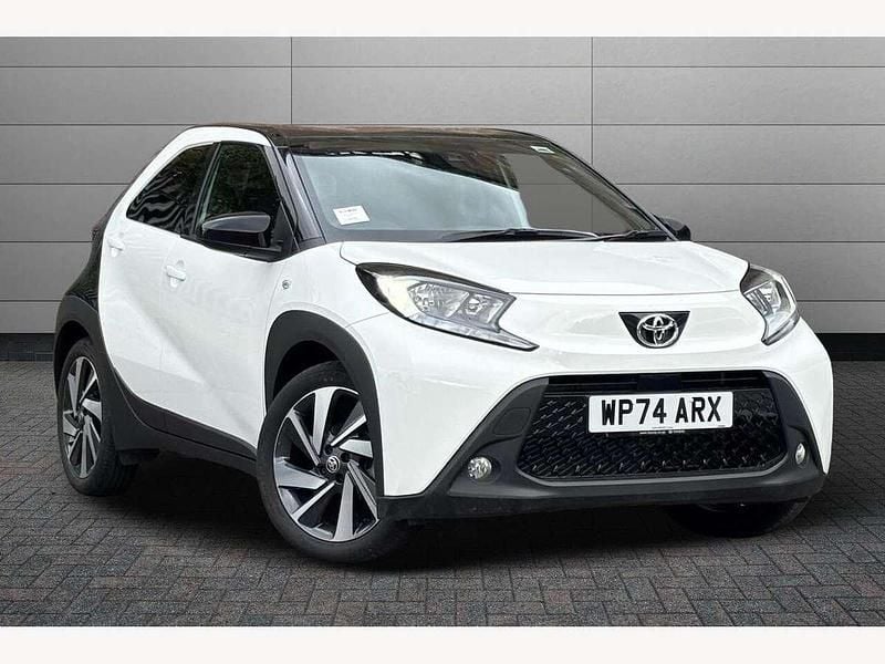 White Used 2024 Toyota Aygo Hatchback | £15,050 (Fair price) - Image 1/4