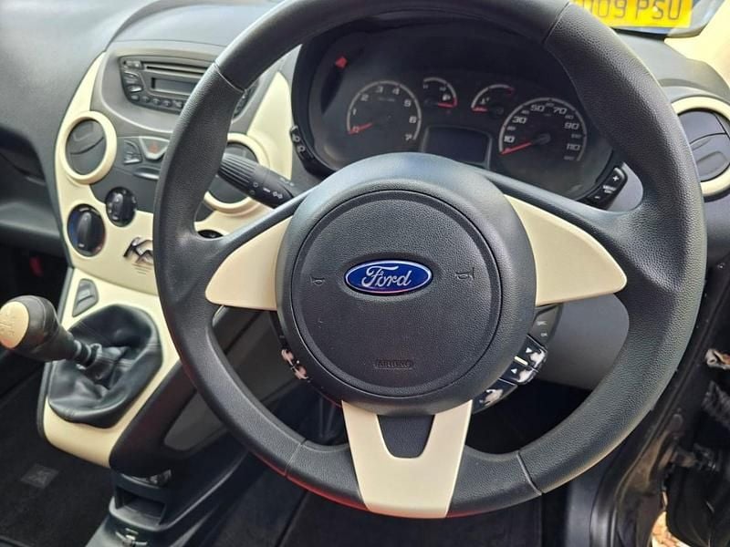 Used Ford Ka 69 HP (50 kW) 2013 Black Hatchback