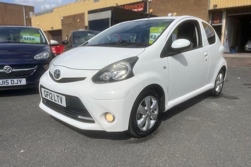 White Used 2012 Toyota Aygo Hatchback | £2,395 (Fair price) - Image 1/1