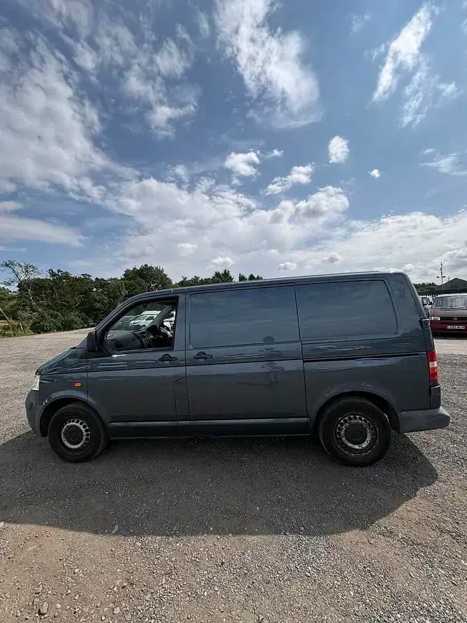 Used VW T5 130 HP (95 kW) 2006 Grey Van