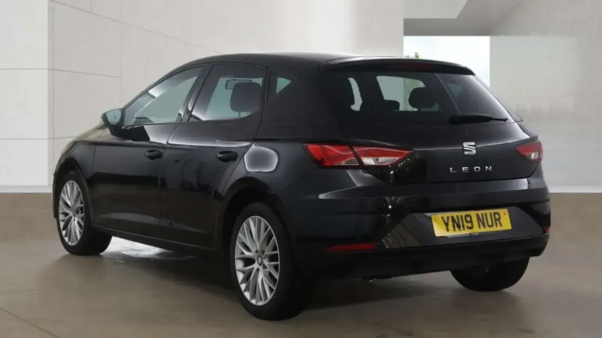 Usado Seat Leon SE Dynamic 2019 Negro Utilitario
