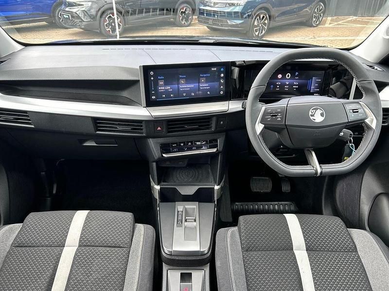 Second-hand Vauxhall Frontera GSe 143 CP (105 kW) 2025 Negru SUV